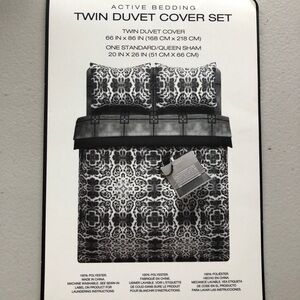 Marc Ecko TWIN Duvet Cover Set Wrinkle Free Black White Print y2K